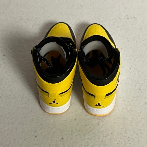 La Lakers 24 Jersey Sneakers 3 Piece Outfit For Labubu Sneaker Shoes Purple - Picture 8 of 8